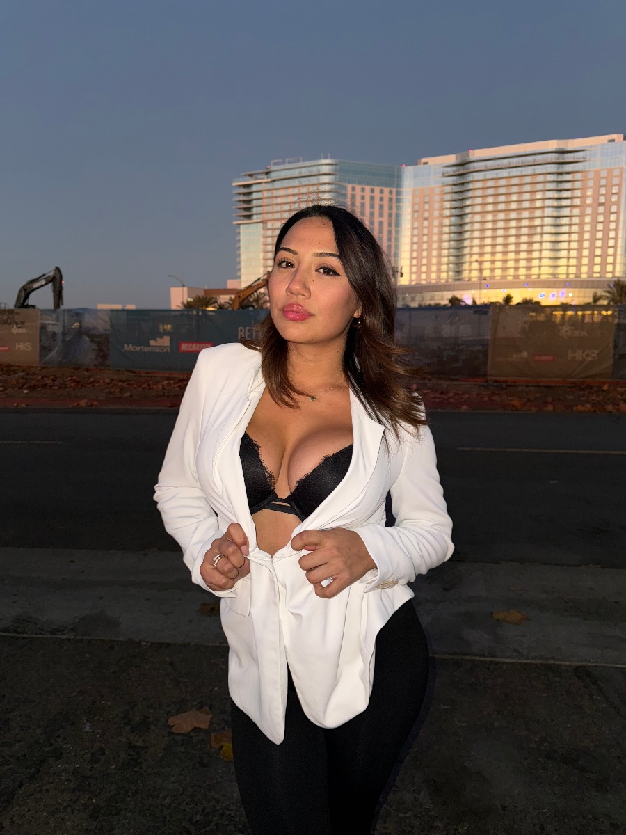 Take a pause and enjoy Ali Cruz — streaming from Santos