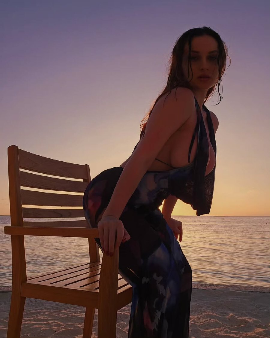 Sexy girl Miranda Faith nude in Santos