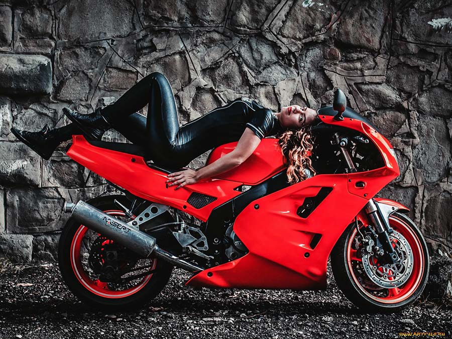 Beautiful girl Beautiful girls and motorcycles in Santos