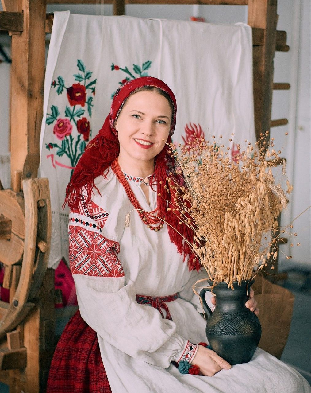 Women in Slavic costumes in Santos