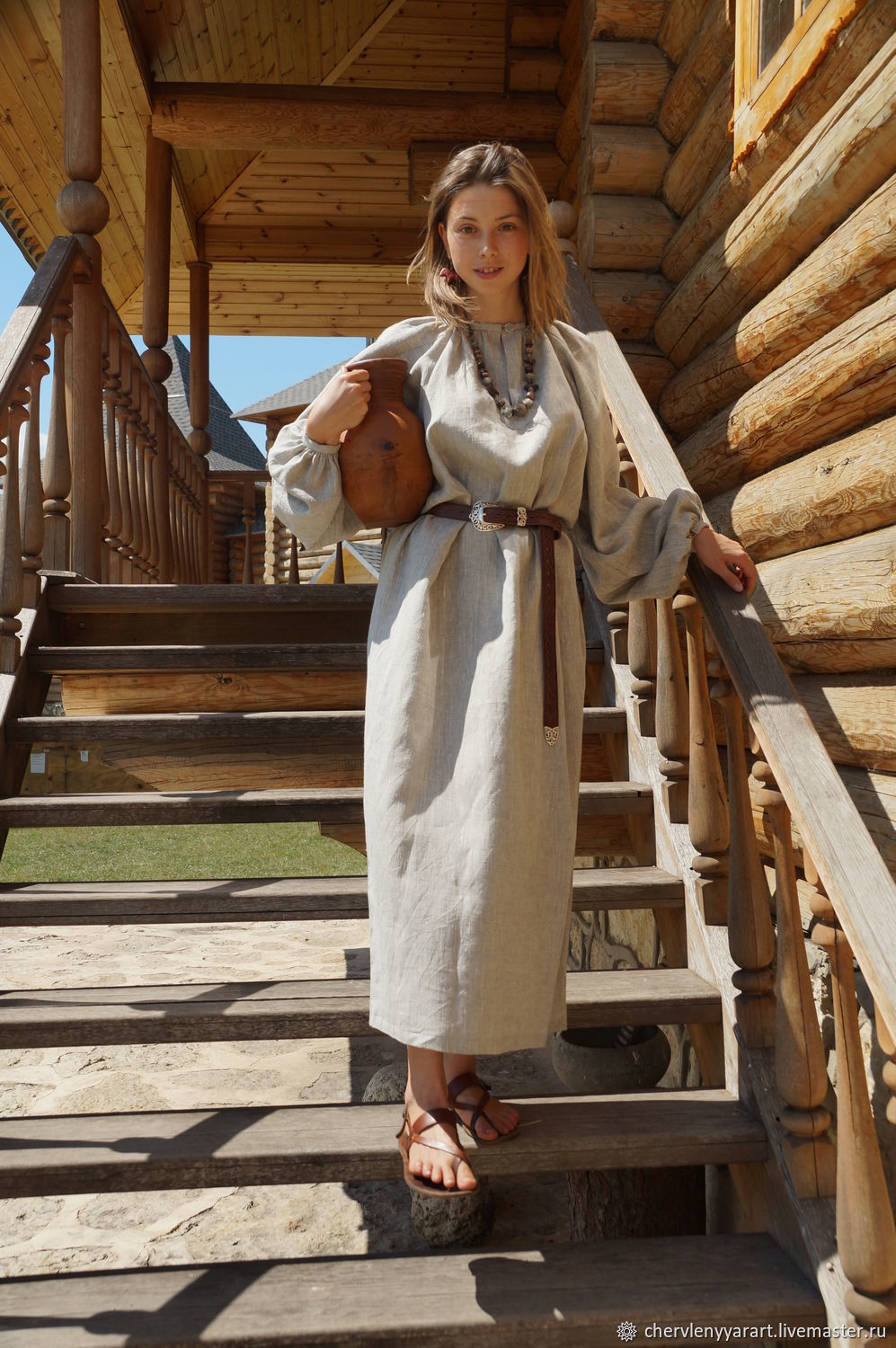 Girls in Slavic costumes in Santos