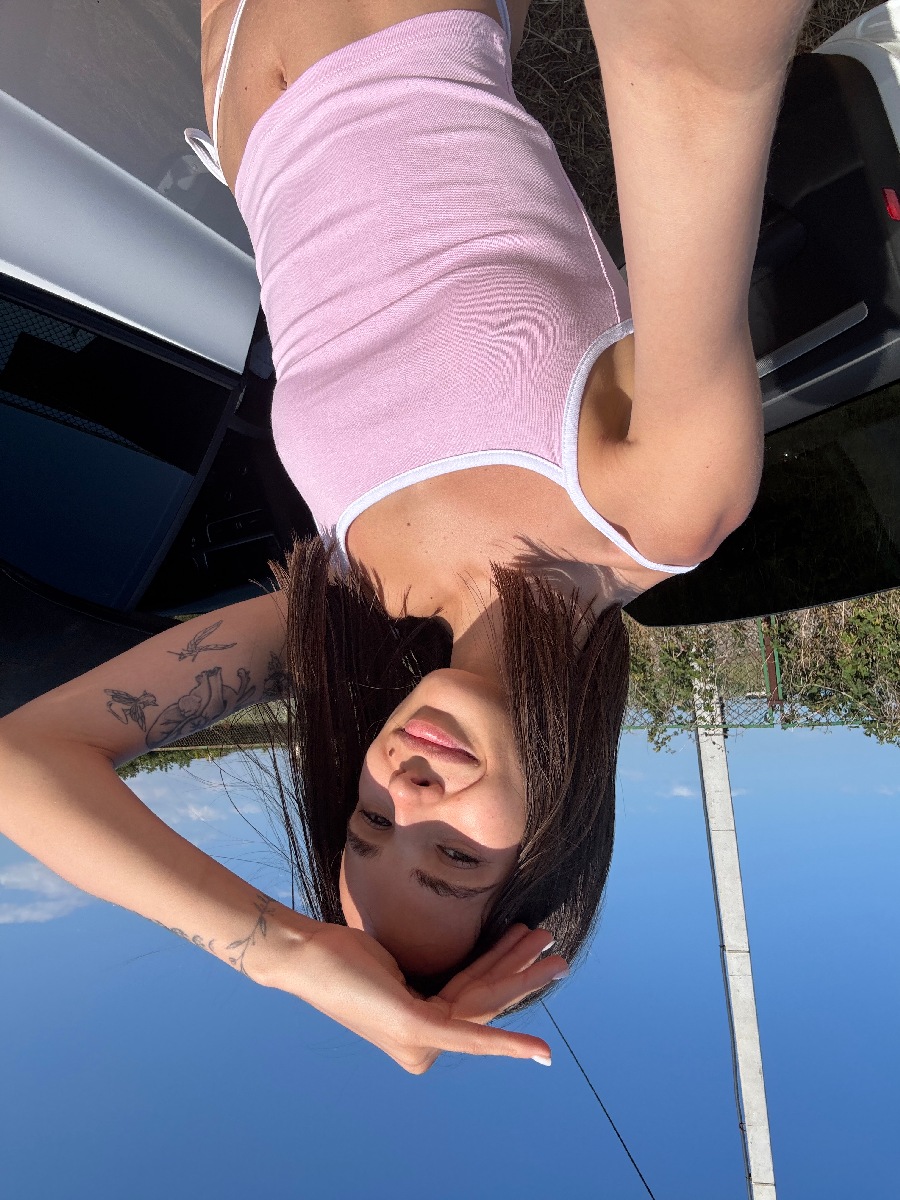 Sexy model Tina in Santos